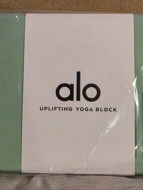 NEW Alo Uplifting Yoga Block Honeydew Silver Mint Green RARE COLOR